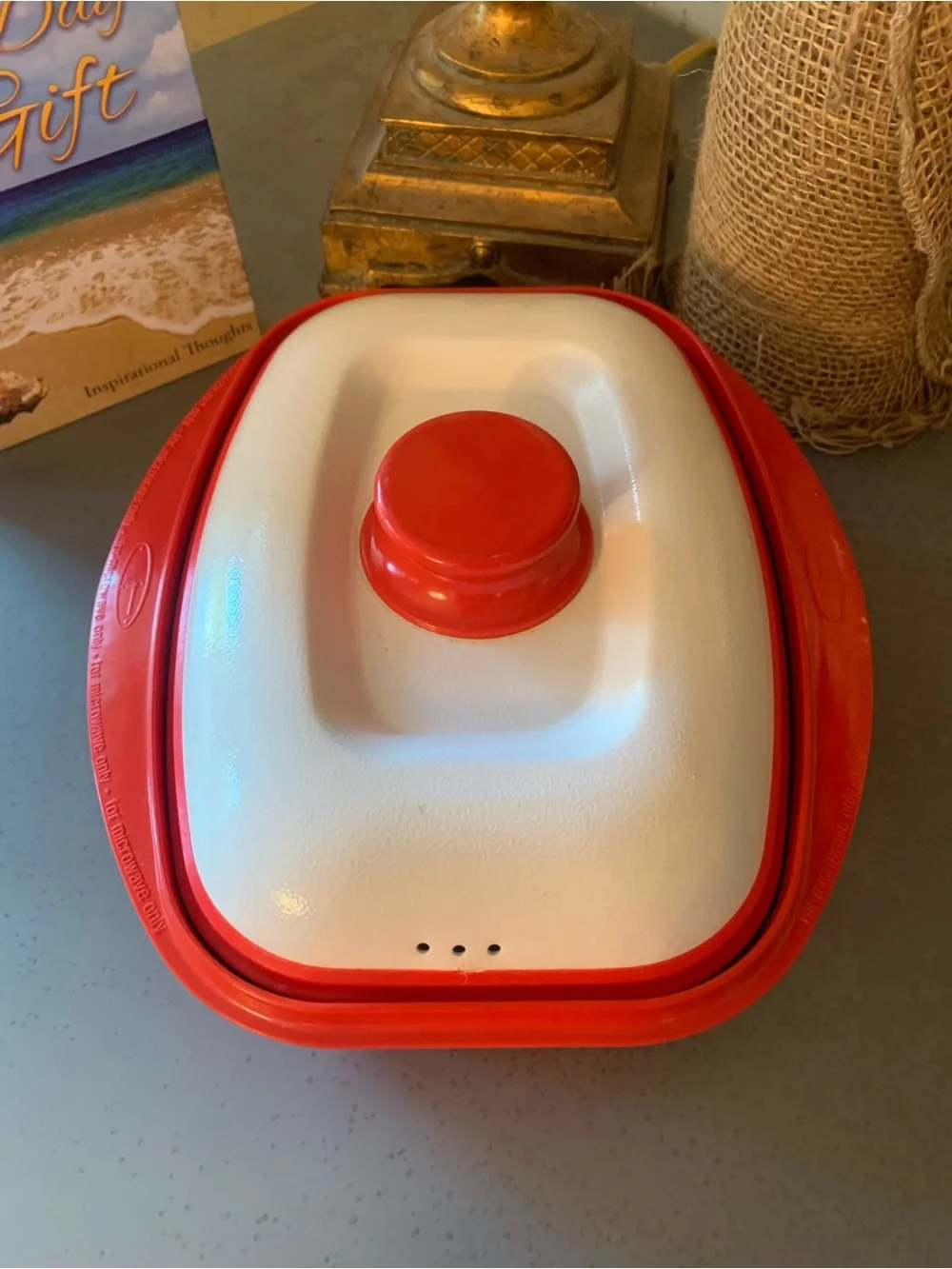 RANGE MATE grill for use in microwave only. Rectangle, RED and WHITE.